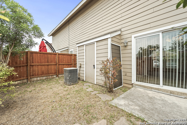 Image 27 of 30 For 9140 Timber Path 1204