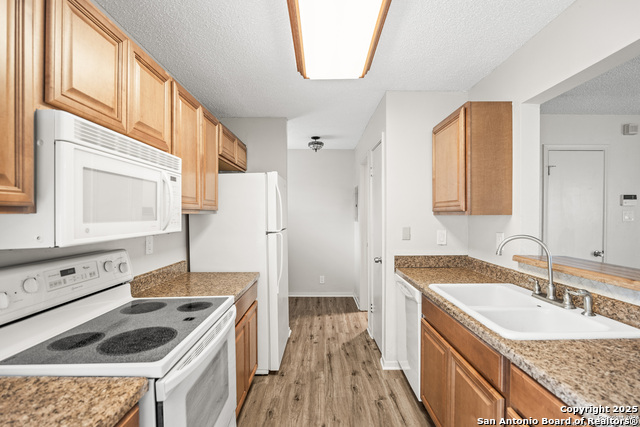 Image 8 of 30 For 9140 Timber Path 1204