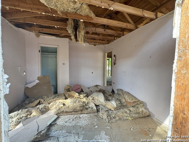 Image 9 of 9 For 215 Rehmann  