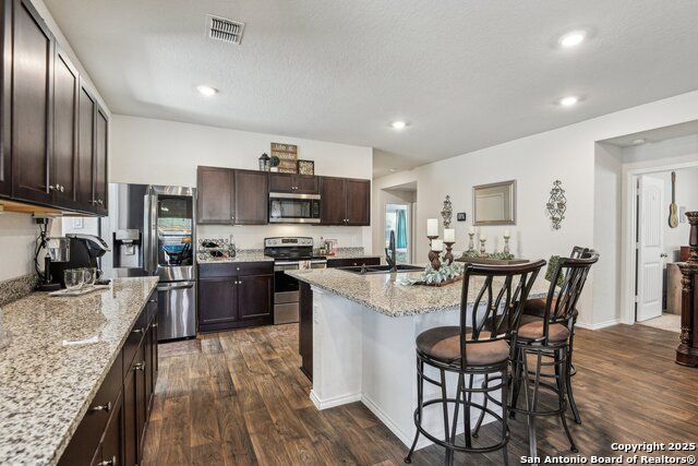 Listing photo id 9 for 759 Ocelot Court