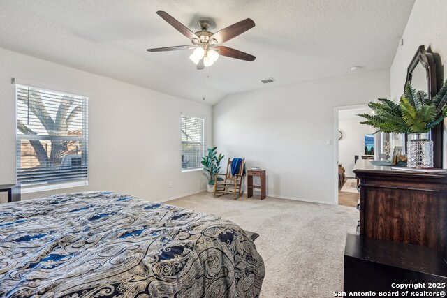 Listing photo id 14 for 759 Ocelot Court