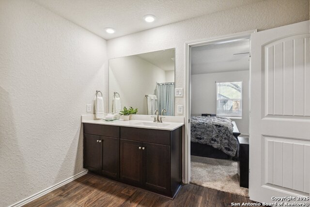 Listing photo id 17 for 759 Ocelot Court