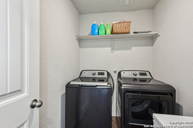 Listing photo id 24 for 759 Ocelot Court