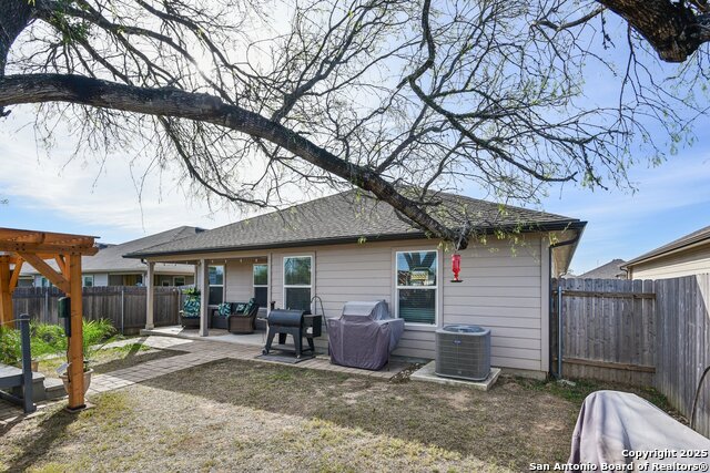 Listing photo id 25 for 759 Ocelot Court