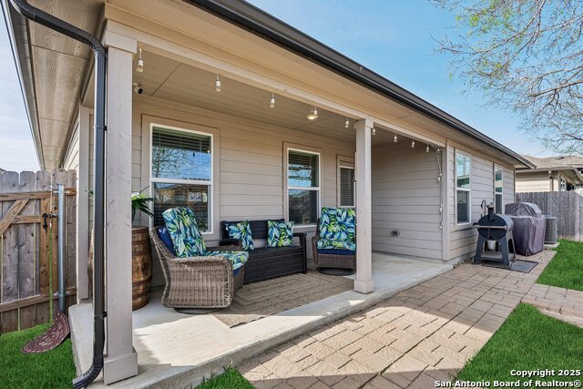 Listing photo id 26 for 759 Ocelot Court