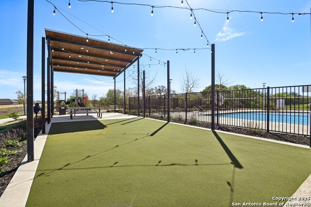 Listing photo id 29 for 759 Ocelot Court