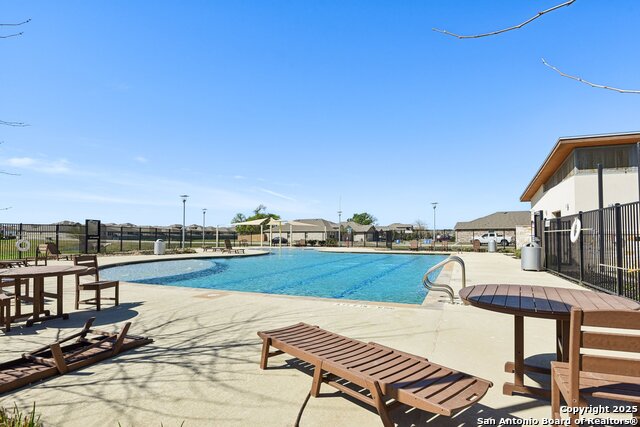 Listing photo id 31 for 759 Ocelot Court