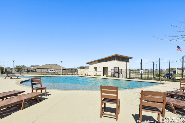 Listing photo id 32 for 759 Ocelot Court