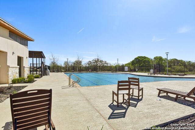 Listing photo id 34 for 759 Ocelot Court