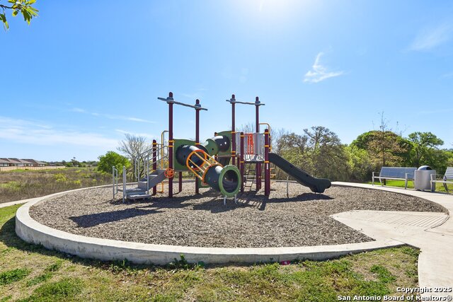 Listing photo id 35 for 759 Ocelot Court