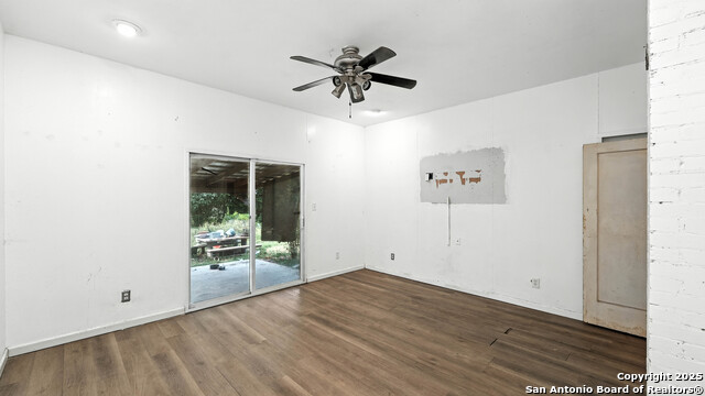 Image 3 of 11 For 415 Elm  