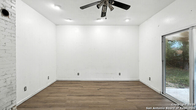 Image 4 of 11 For 415 Elm  