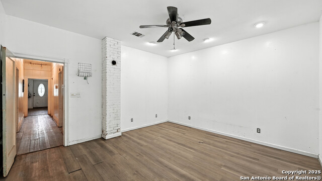 Image 5 of 11 For 415 Elm  