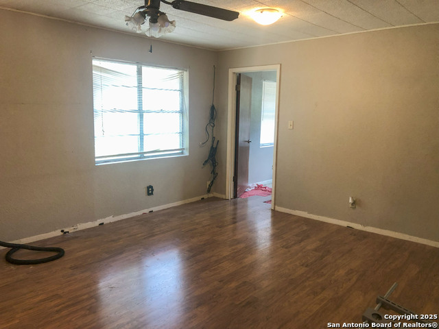 Image 4 of 16 For 10446 5th