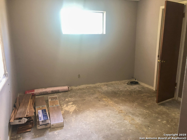 Image 7 of 16 For 10446 5th