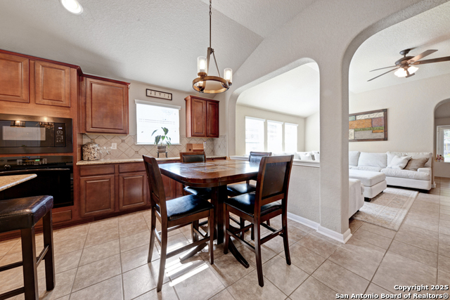 Listing photo id 9 for 11750 Autumndale