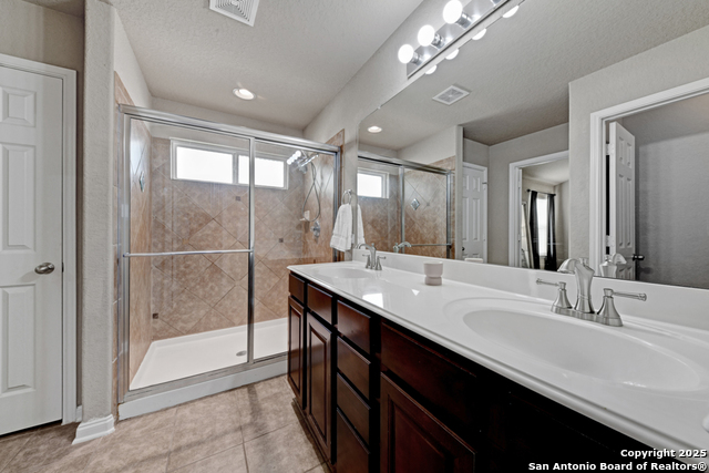 Listing photo id 16 for 11750 Autumndale