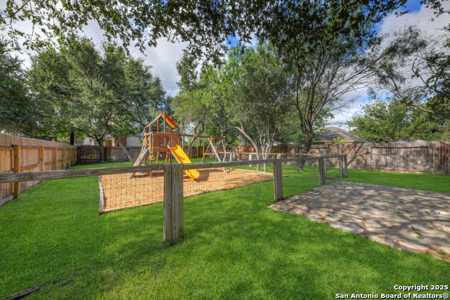 Listing photo id 28 for 11750 Autumndale
