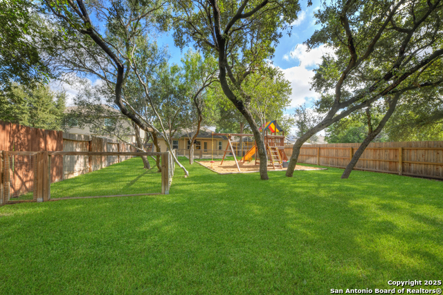 Listing photo id 29 for 11750 Autumndale