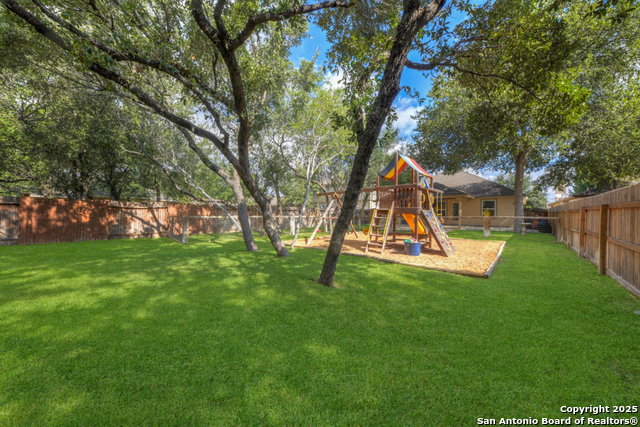 Listing photo id 30 for 11750 Autumndale