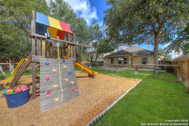 Listing photo id 31 for 11750 Autumndale