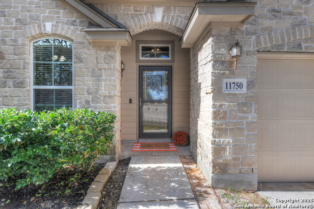 Listing photo id 2 for 11750 Autumndale