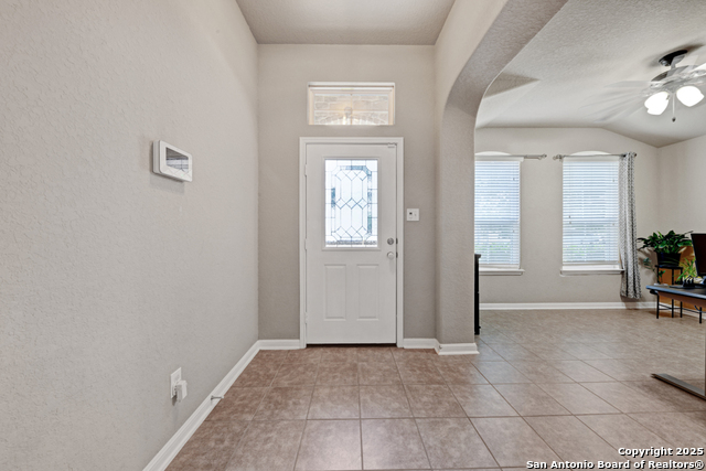 Listing photo id 3 for 11750 Autumndale
