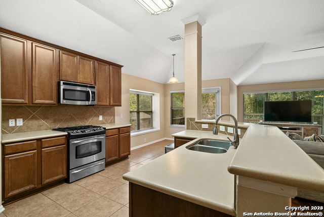 Image 9 of 18 For 1019 Parter Pond