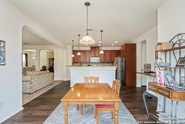 Listing photo id 12 for 9914 Copper Rise