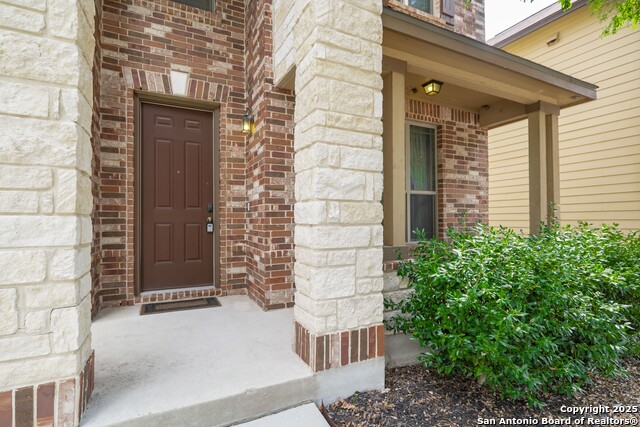 Listing photo id 1 for 9914 Copper Rise