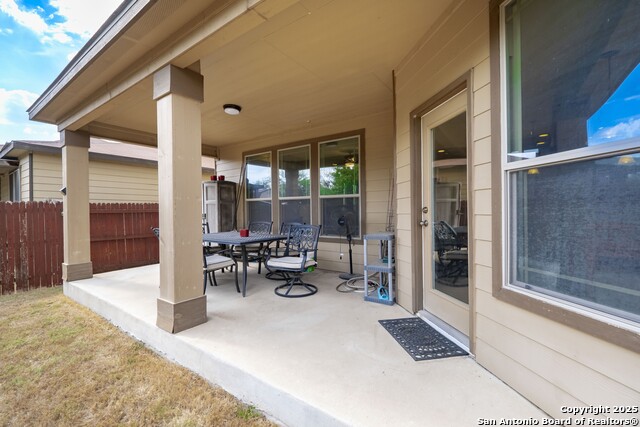 Listing photo id 29 for 9914 Copper Rise