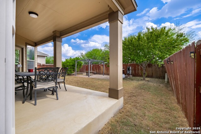 Listing photo id 30 for 9914 Copper Rise