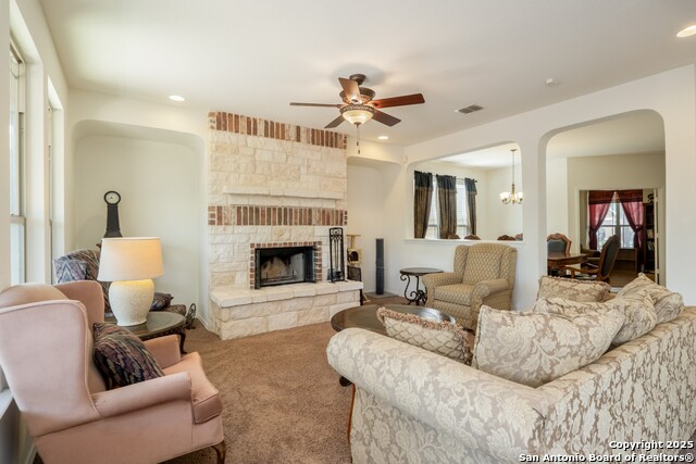 Listing photo id 7 for 9914 Copper Rise