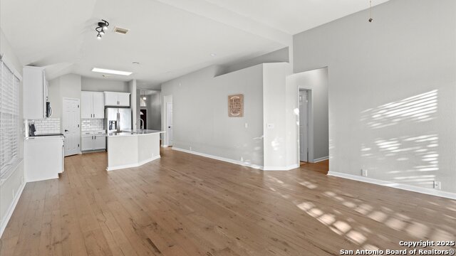 Image 14 of 34 For 4733 Green Bluff