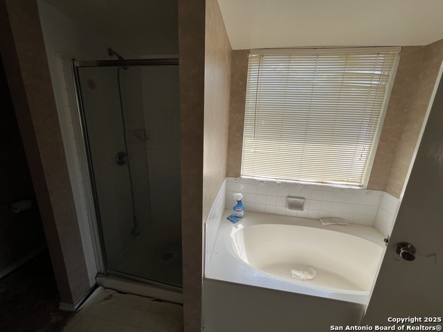 Image 12 of 16 For 8006 Avellano