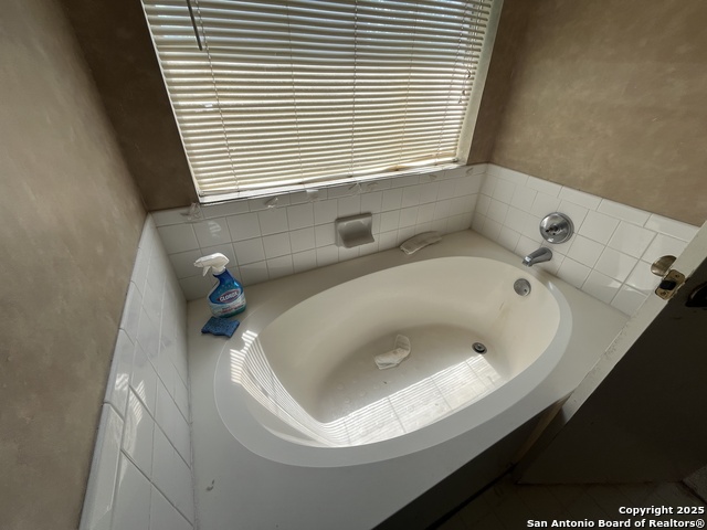 Image 13 of 16 For 8006 Avellano