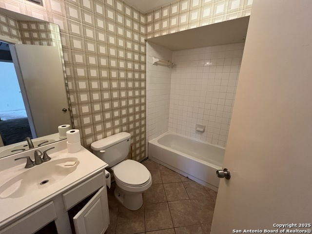 Image 14 of 16 For 8006 Avellano