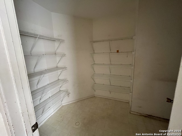Image 9 of 16 For 8006 Avellano