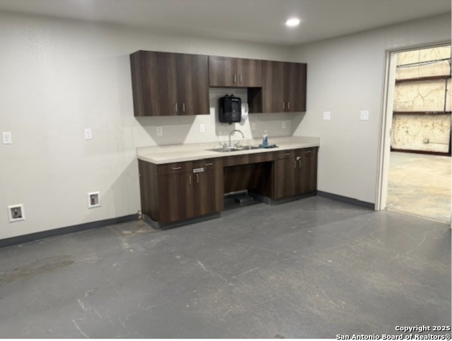 Listing photo id 9 for 2812 Cobbler Lane