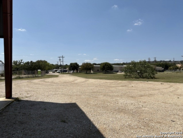 Listing photo id 15 for 2812 Cobbler Lane