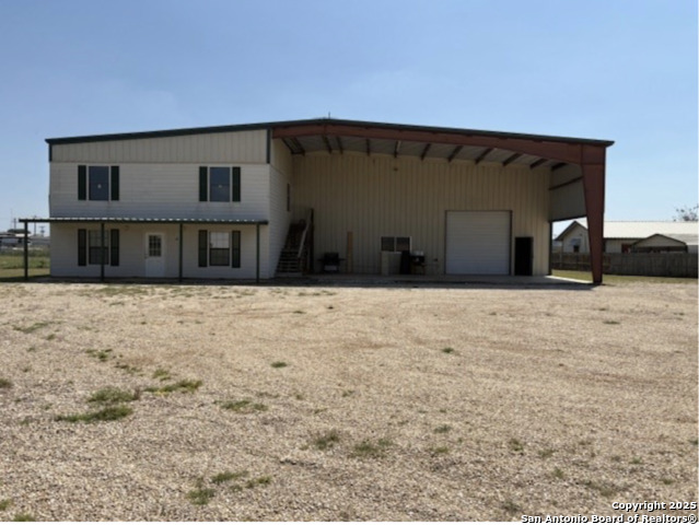 Listing photo id 2 for 2812 Cobbler Lane