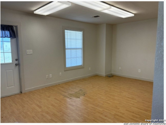 Listing photo id 7 for 2812 Cobbler Lane