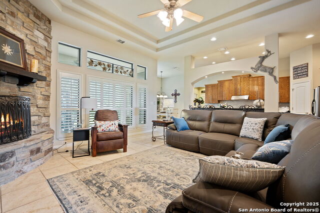 Image 10 of 28 For 1610 Clover