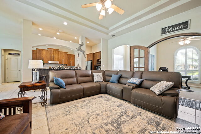 Image 11 of 28 For 1610 Clover