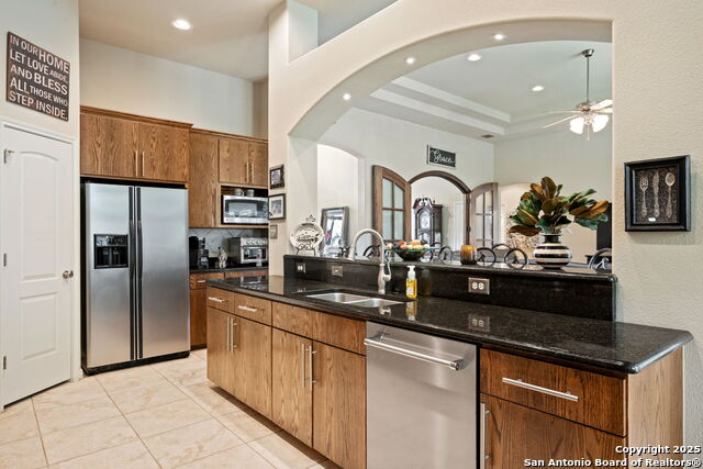 Image 14 of 28 For 1610 Clover