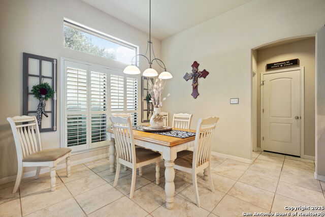 Image 16 of 28 For 1610 Clover