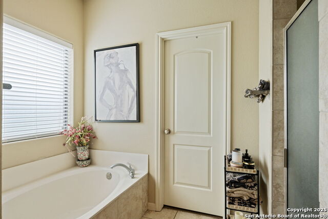 Image 21 of 28 For 1610 Clover