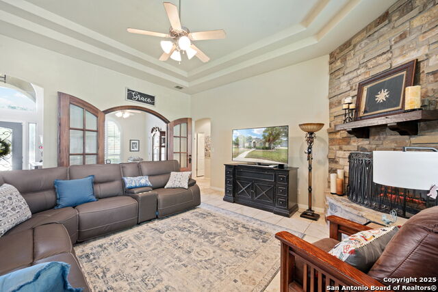 Image 8 of 28 For 1610 Clover