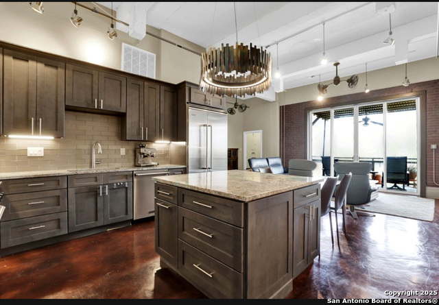 Listing photo id 8 for 831 S Flores 2407-2409