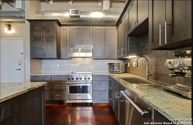Listing photo id 9 for 831 S Flores 2407-2409